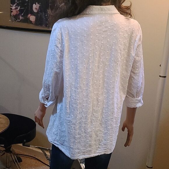 Jh collectables off white eyelet pleated button up - Picture 5 of 10